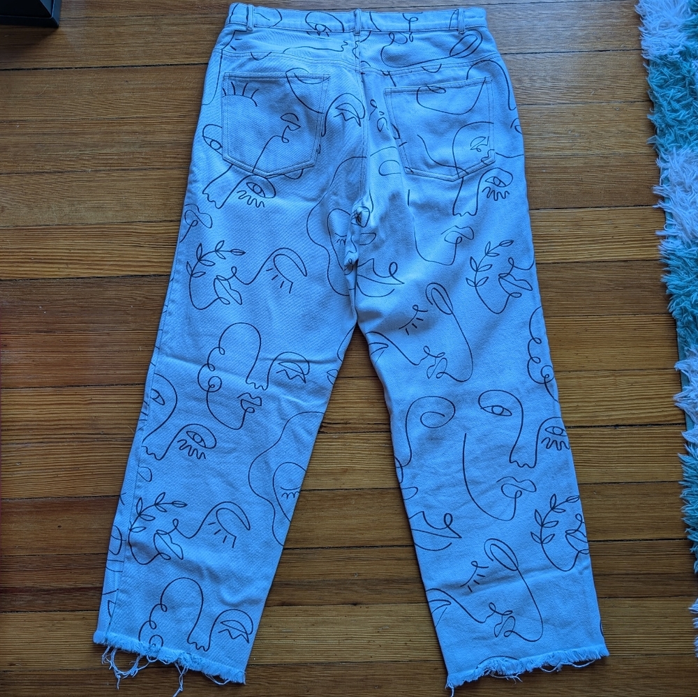 Abstract Face Print White Jeans - Picture 12 of 12